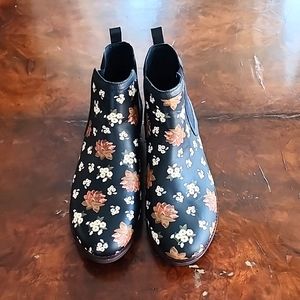 Fitflop Ankle Boots Black with Floral Design Waterproof Leather - Size 10